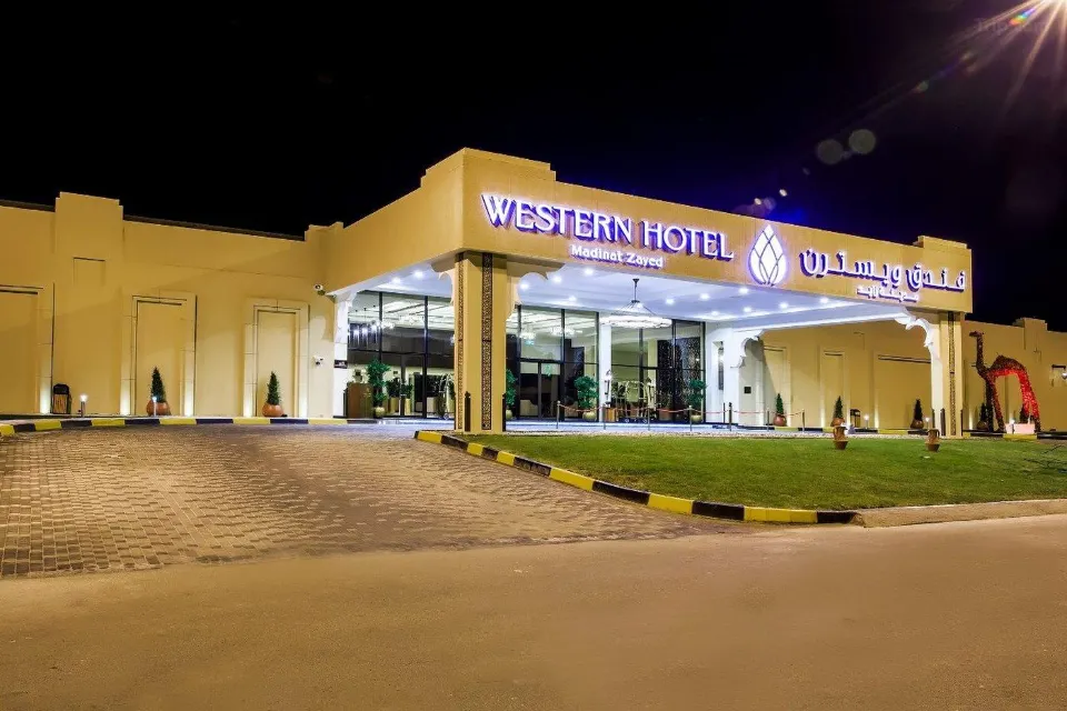 4 star hotel in abu dhabi - Western Madinat Zayed